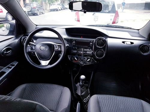 Toyota Etios 1.5 Sedan Xs 2016