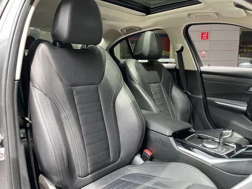 BMW Serie 3 2.0 330ia Luxury Line At