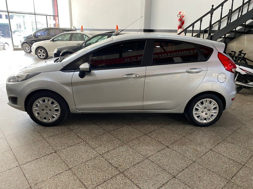 Imagen 4 de 11 de Ford Fiesta 1.6 Full 2015