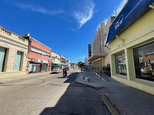 Imagen 29 de 30 de Alquiler De Hermosa Propiedad Horizontal, Con Espacios Muy Amplios En Pleno Centro, En La Avenida Principal $ 30.000