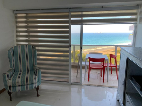 Imagen 12 de 14 de Alquiler Vacacional. Apartamento Vista Al Mar. Playa El Angel