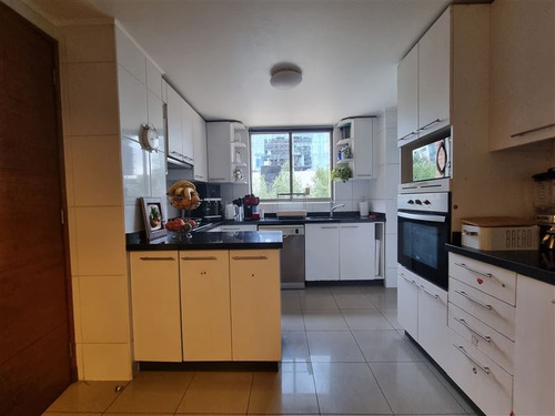 Departamento En Venta De 4 Dorm. En Las Condes