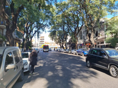 Imagen 3 de 22 de Venta: Local Sobre Avenida Elcano Zona Comercial
