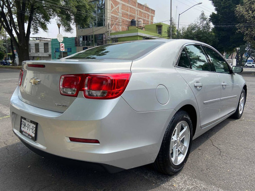 Imagen 6 de 15 de Chevrolet Malibu 2.5 Ls Mt 2013