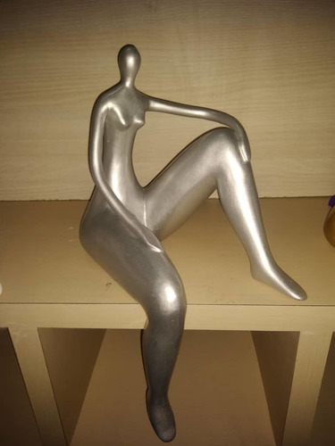Imagen 4 de 6 de Escultura Ceramica Mujer Piernona Sentada