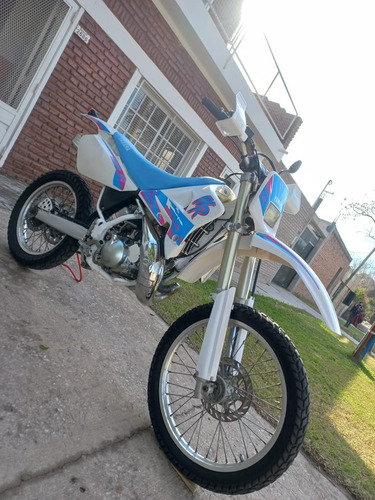 Imagen 1 de 4 de Yamaha Wr 200
