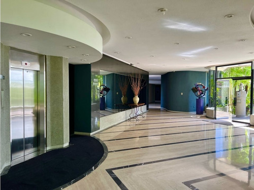 Apartamento En Alquiler Ubicado En Altamira, Chacao - Caracas