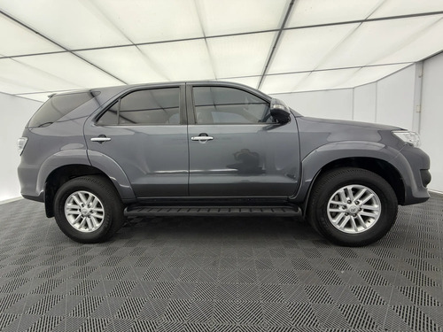 Toyota Fortuner 2.7L 4X4 At