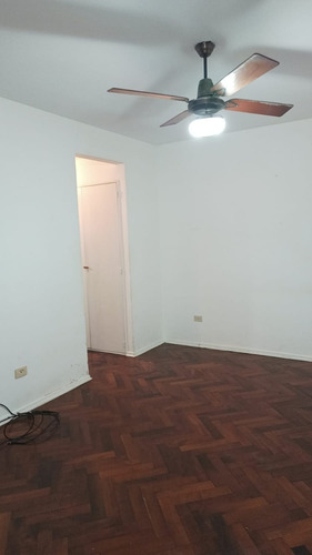 Imagen 7 de 10 de Depto 2 Amb. En Excelente Ubicacion A Mts De Av Cordoba