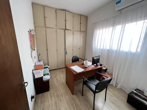 Vendo Local En Planta Baja Y Casa En Planta Alta Zona Tribunales