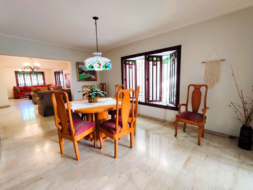 Casa En Venta En La Castellana De 3 Habitaciones
