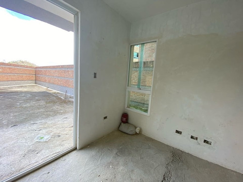 Imagen 14 de 19 de Vendo Pb De 143+370m2 4h/4b/3pe El Solar Del Hatillo 2307