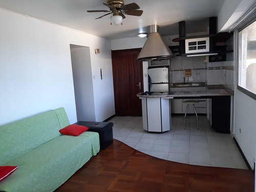 Imagen 2 de 13 de En Costa Azul Se Presenta Una Potencial Oportunidad De Un Apartamento Con Vista Y Salida Directa Al Mar.