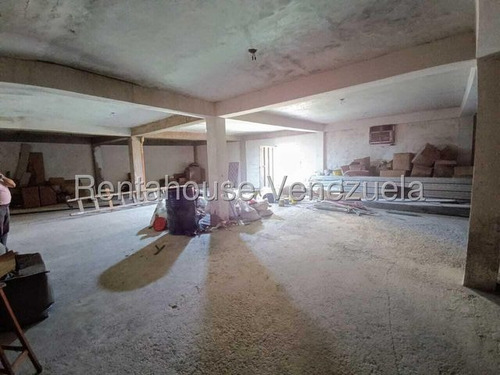 Naudy Escalona Profesional Inmobiliario Con Más De 10 Años De Experiencia En Rentahouse Vende Extraordinario Local Comercial En Zona Centro Barquisimeto