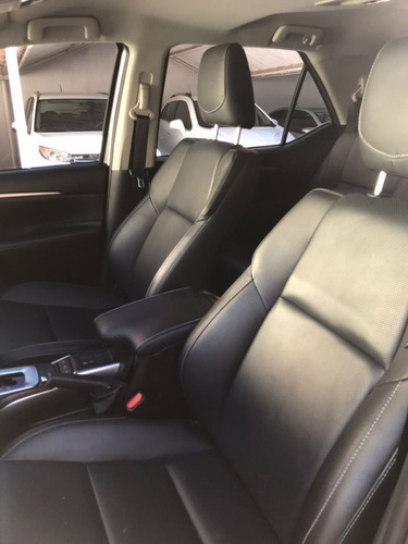 Imagen 11 de 14 de Toyota Hilux Sw4 4x4 Srx 2.8 Tdi At 7as Diesel - 2021