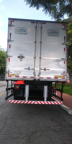 Ford Cargo 2422