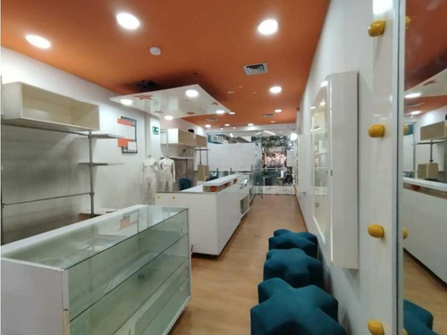 Venta De Local Comercial Ubicado En El Centro De Medellín, Piso 2