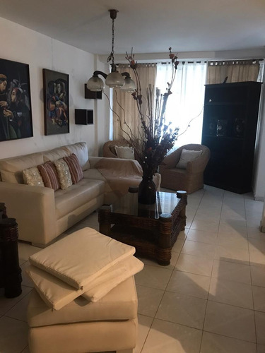 Imagen 4 de 13 de Se Vende Hermosa Casa Quinta Predio De Oportunidad En La Urb. Andres Bella La Mejor Zona De Maracay Aragua 04243785803