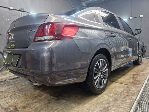 Peugeot 301 -chocado-