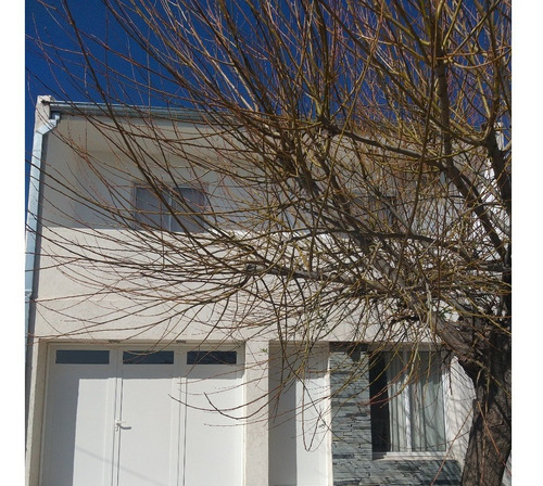 Moderna Casa En 2 Plantas