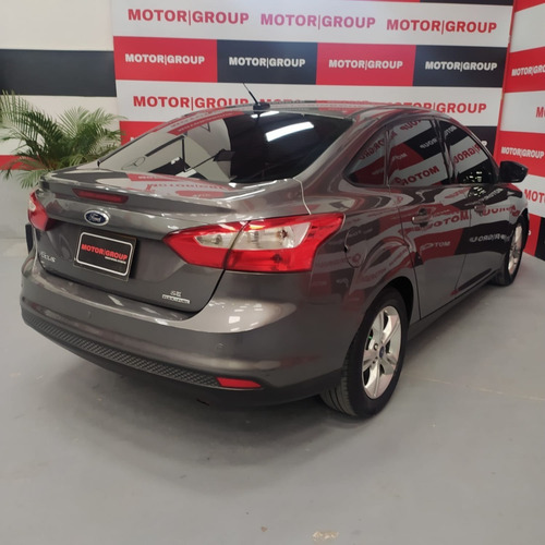 Imagen 6 de 14 de Ford Focus Se Gris 2013