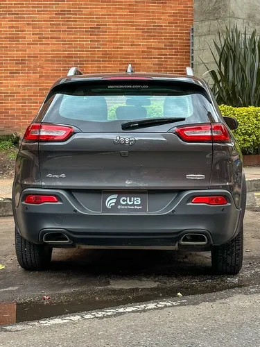 Jeep Cherokee 3.2 Longitude Plus