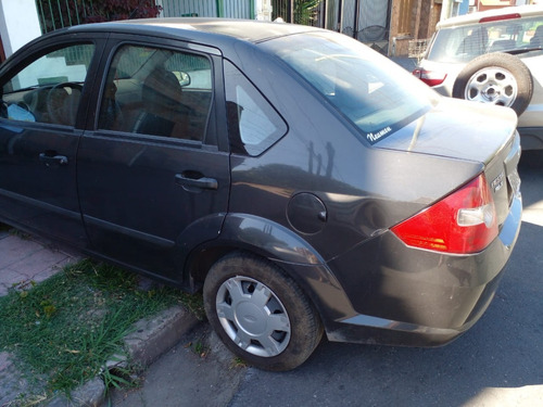 Imagen 7 de 10 de Ford Fiesta Max 1.6 Ambient 2006
