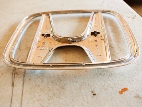 Emblema Frontal Honda Cr-v Original #75701-szw-0000 (Usado)
