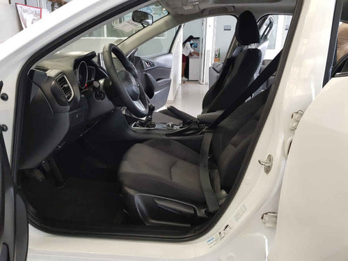 Imagen 10 de 15 de Mazda Mazda 3 2015 4p Sedán I Touring L4/2.0 Man