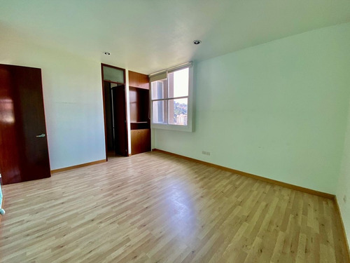 Imagen 6 de 14 de Departamento Con Vista Panorámica Y Techos Altos.