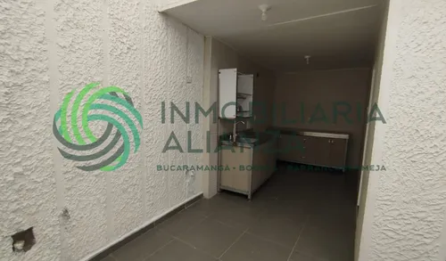 Casa En Arriendo En Altos De Cabecera. Cod A16991