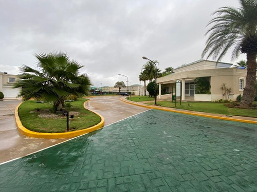 Imagen 2 de 30 de Av-719 Zona Norte Townhouse En Oasis Garden Fuerzas Armadas