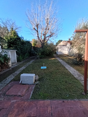 Casa Con Amplio Local, Se Vende O Alquila!!