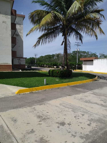 Imagen 11 de 12 de Puerto Esmeralda Higuerote - N