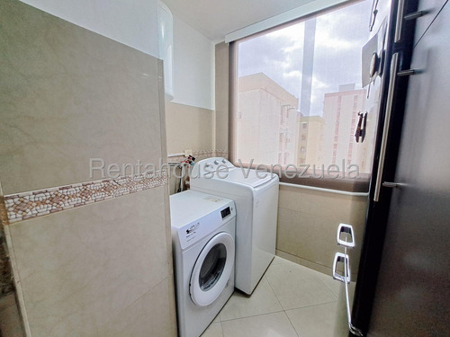 Apartamento En Venta En Base Aragua Maracay, Fvina 25-22118