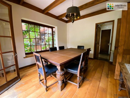 Casa En Arriendo De 6 Dorm. En Las Condes