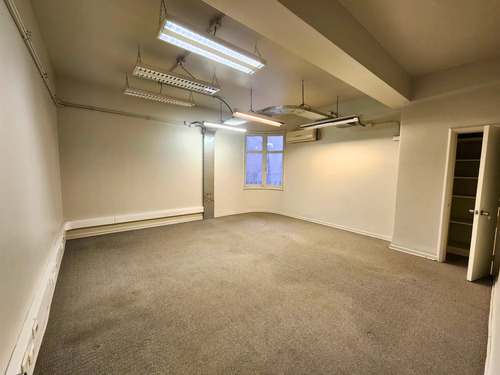 Oficina 220 M² A Pasos De La Moneda, Santiago Centro