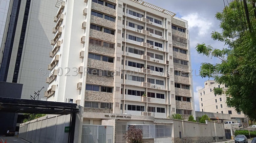 Apartamento En Venta Este De Barquisimeto. Final Avenida Los Leones 23-27095 As-f