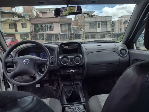 Nissan Frontier Doble Cabina