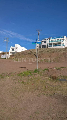 Terreno En Venta Con Una Superficie De 378.81 M2, En Residencial Punta Azul