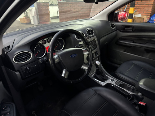 Ford Focus Sedan GL 1.6 16V (Flex)