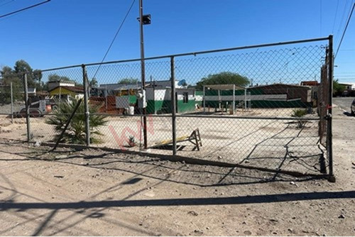 Terreno En Renta En Esquina, En Conjunto Urbano Orizaba, Mxli, (calles Principales) Por $8,0...