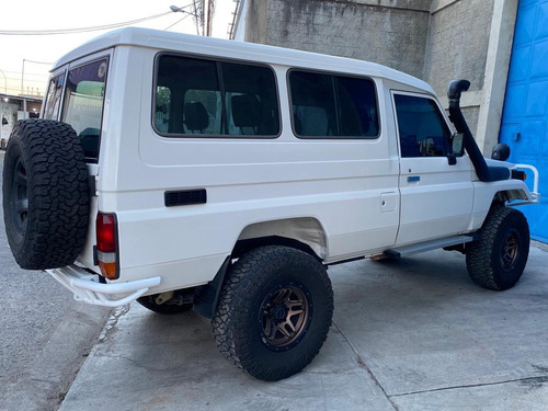 Imagen 4 de 9 de Toyota Machito Long Van