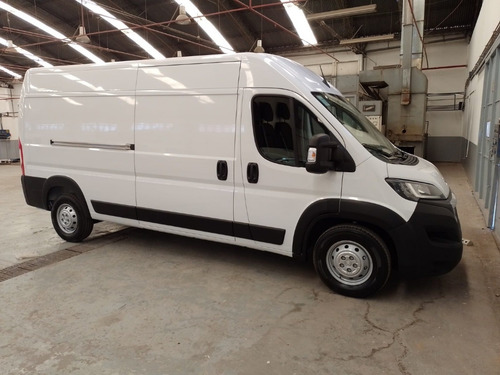 Imagen 13 de 17 de Peugeot Boxer Premiun Minibus 2.2 Hdi 440 L4 H2 130cv
