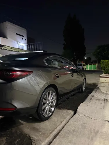 Mazda 3, 2019. Versión Más Equipada