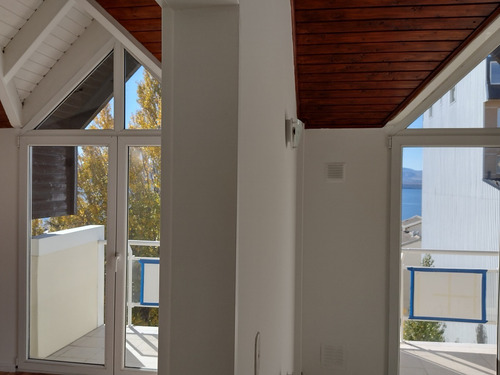 Imagen 2 de 25 de Venta Departamento Dúplex Centro Bariloche Con Vista Al Lago Y Cochera + Baulera, 3 Dormitorios, 3 Baños, 2 Balcones.
