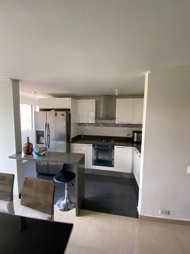Imagen 2 de 16 de Se Vende Apartamento En Laureles, Medellín