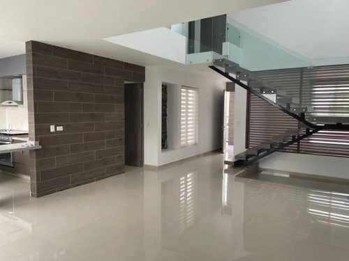 Imagen 2 de 12 de Hermosa Casa En Renta Al Norte