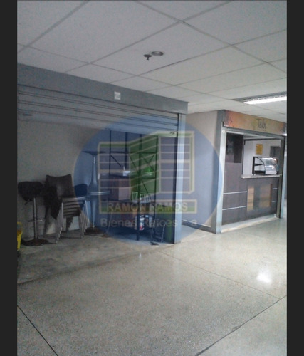 En Alquiler Local Comercial En El Multicentro Maiquetía.