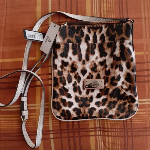 Cartera guess animal print new arrivals
